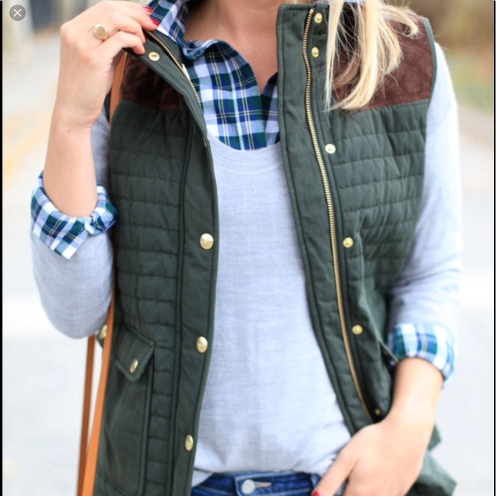 Vineyard Vines hunter vest Rare in olive - Picture 6 of 8